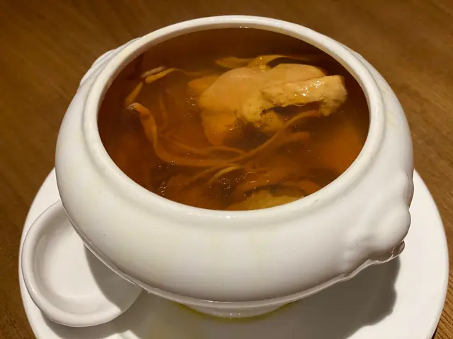 蟲草花螺頭燉雞湯