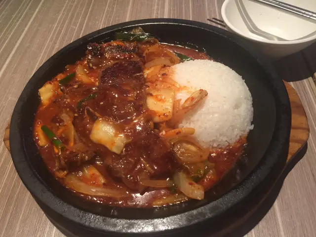 泡菜炒牛肉鐵板飯