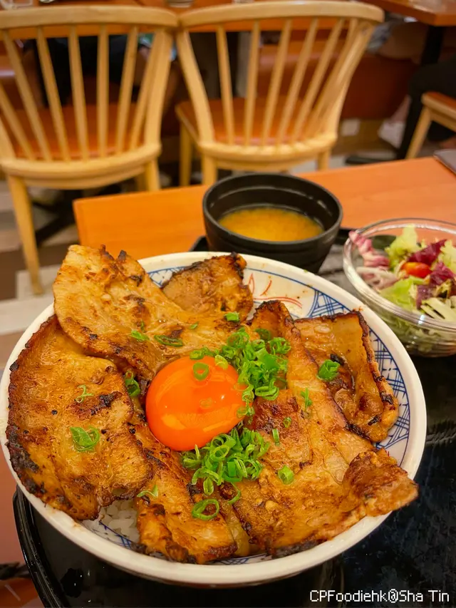 月見豬腩肉丼(拌生蛋黃)Grilled Pork Belly Rice Bowl with a Fresh Egg Yolk