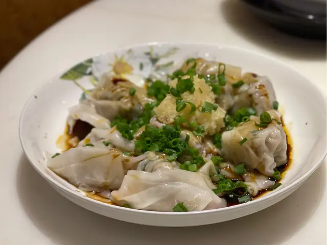 餛飩皮既薄且滑