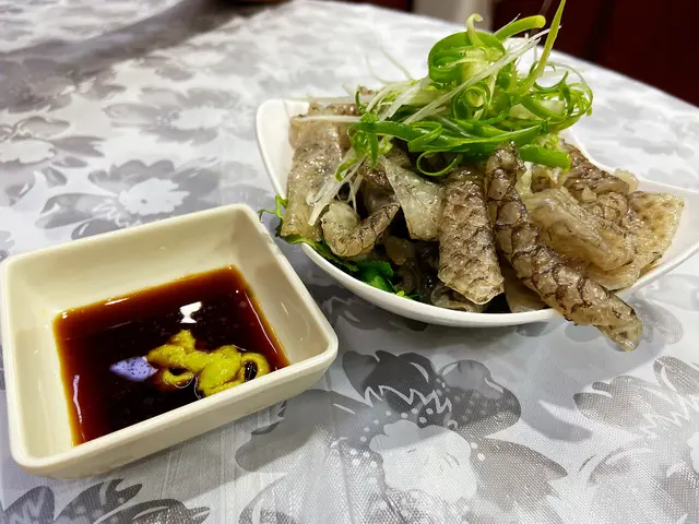 呢個魚皮我朋友指定要叫，本身對魚皮麻麻地既我。一食竟然好驚喜，好香麻油味，好爽，完全無魚鱗無腥味。