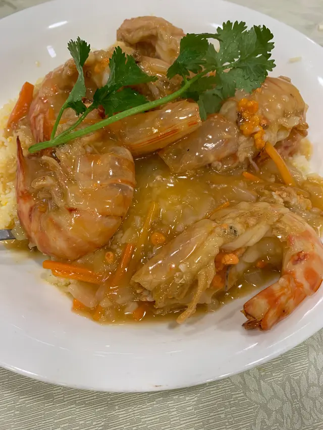 第一次配炒飯底，飯有點像炊飯