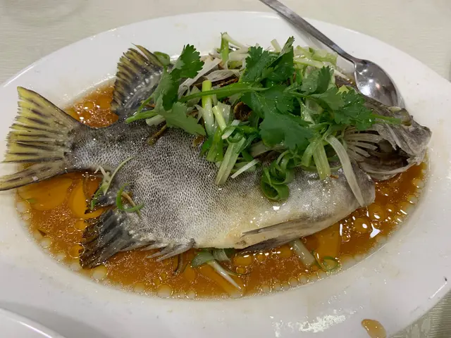 買海鮮時說是手釣金鼓，咁我哋一定要試吓啦