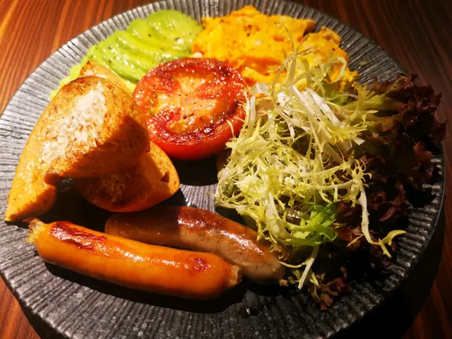 炒蛋香滑,貝果鬆軟,而牛油果夠新鮮