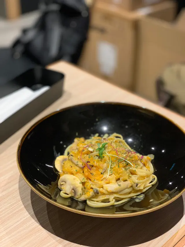 南瓜忌廉汁配蘑菇扁意粉