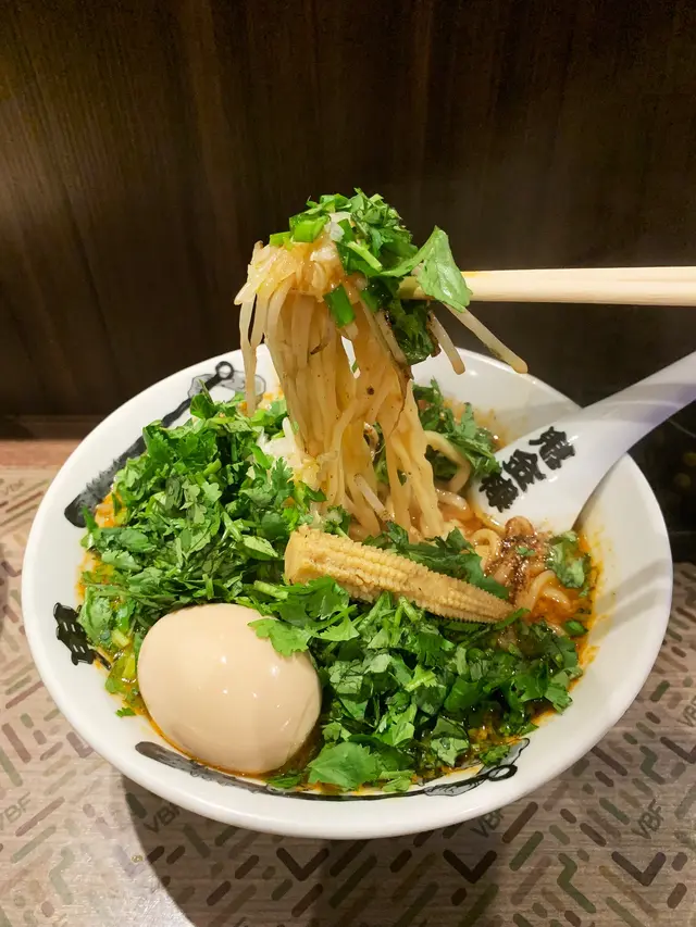 芫荽辣麻味噌拉麵