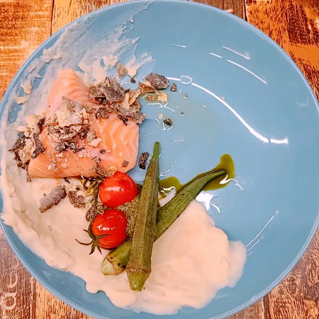 食物殘骸咁嘅擺盤