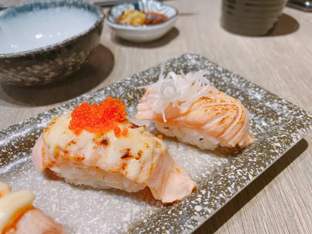 火炙三文魚芝士壽司