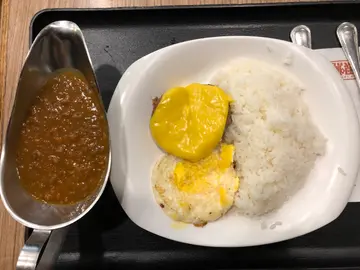 漢堡煎蛋咖哩飯