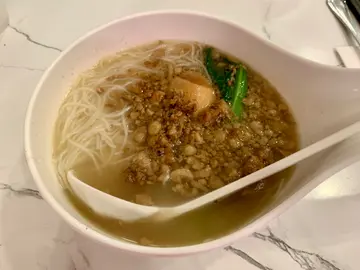 滷肉蛋米粉