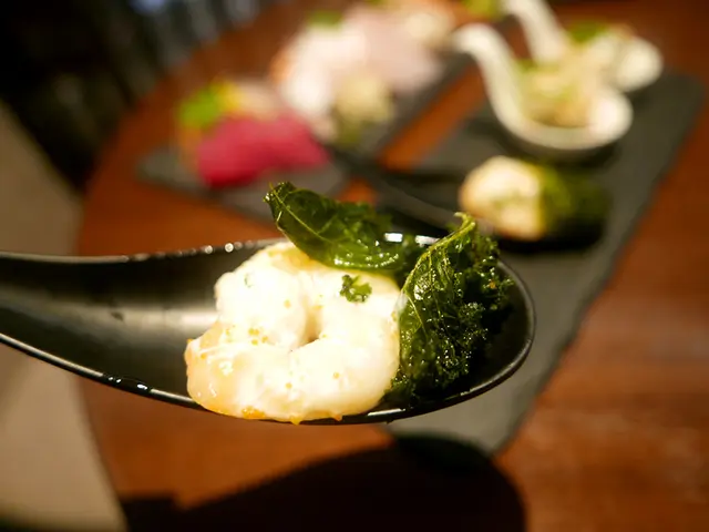 香脆羽衣甘藍虎蝦沙律