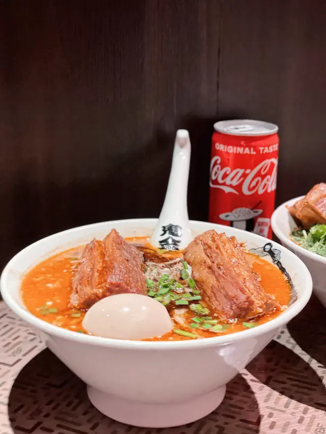 增量叉燒x2辣麻味噌拉麵