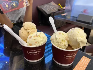 三球杯装雪糕球