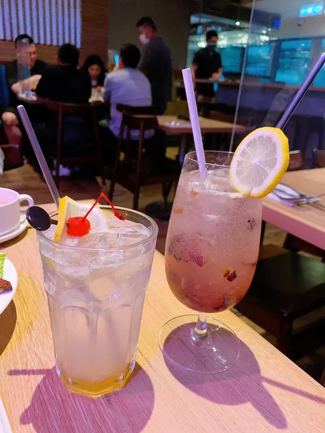 蜂蜜檸檬水同藍莓梳打