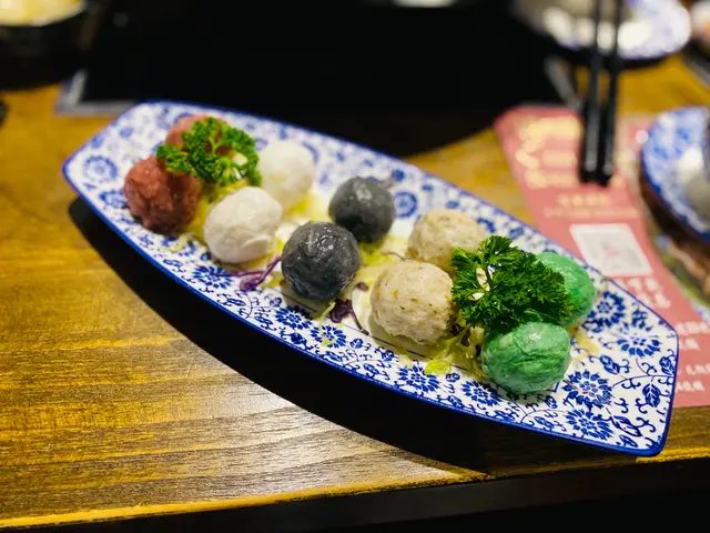 滾得囍宮廷手打丸拼盤