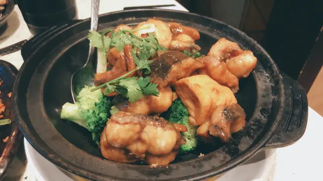 蒜子火腩白鱔煲