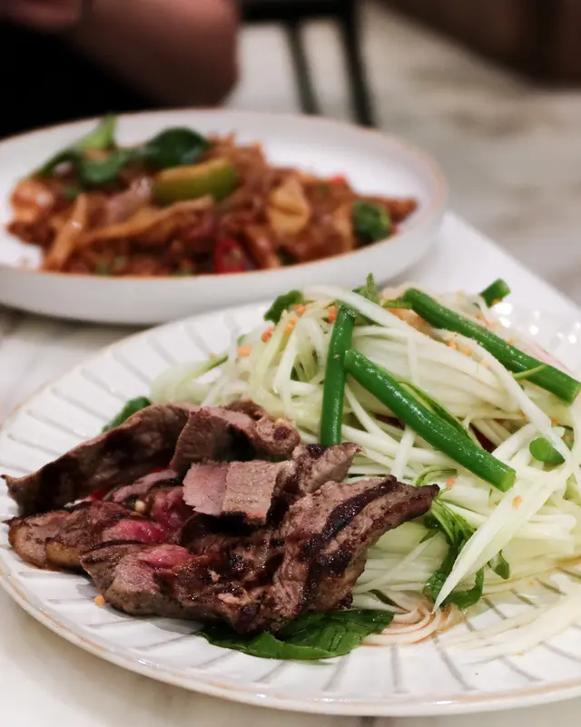 煎肉眼扒木瓜沙律