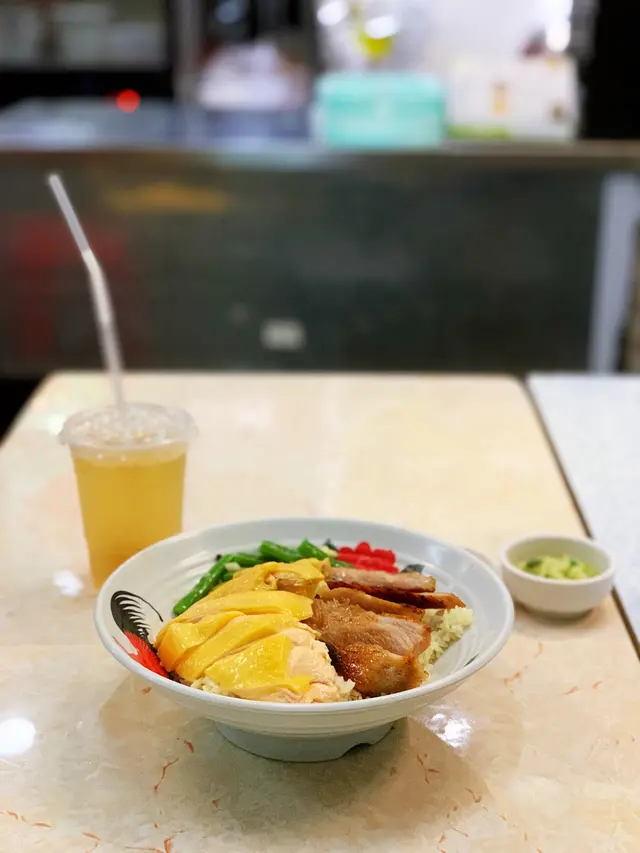 泰王海南雞拼豬頸肉飯