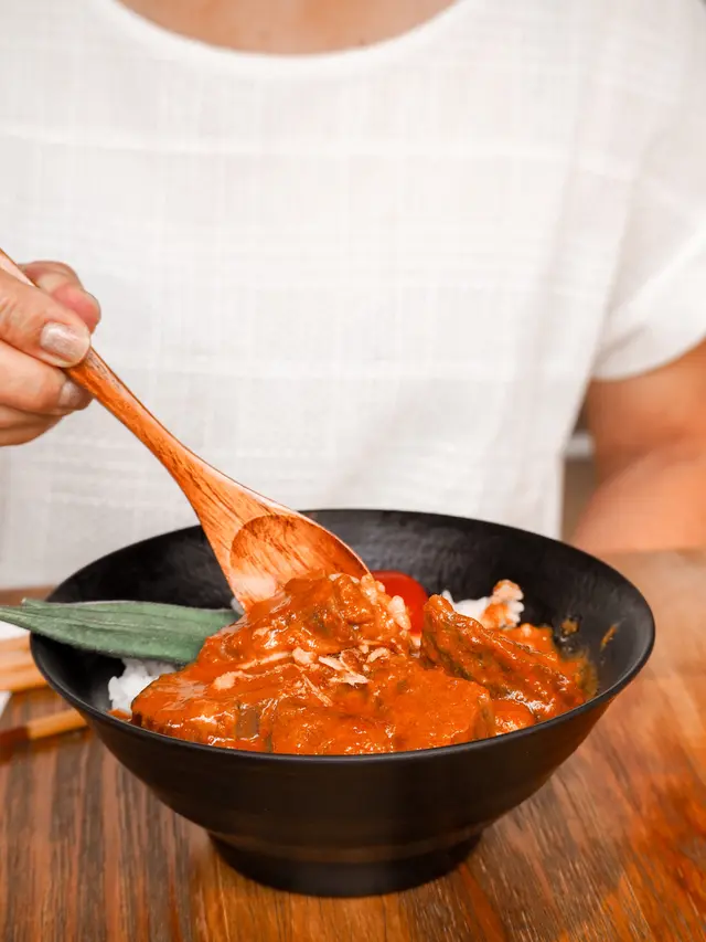 見到有好多人推薦呢款飯 所以決定試下 牛肉超級淋身 好似牛腩咁 醬汁少辣 但可以接受 令到個牛肉更惹味 個飯係珍珠飯 口感比較濕 另外可以加錢轉做薑黃飯 配菜有小番茄同秋葵