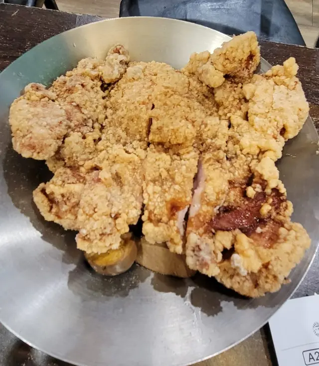 大雞排便當「加魯肉＄8」