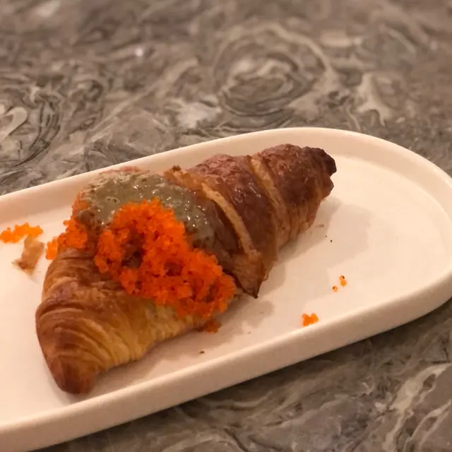 爆漿蟹羔牛角包