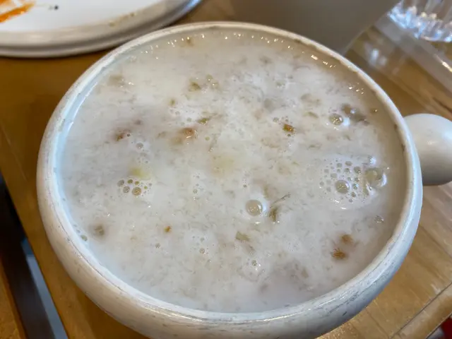 雪燕桃膠百蓮燉梛汁