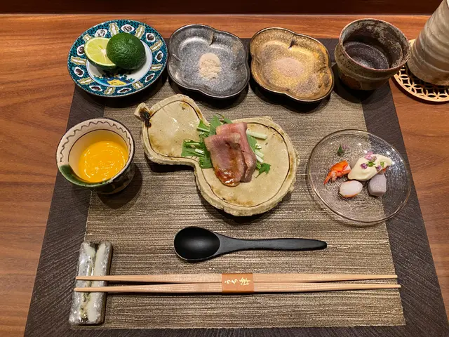 南瓜湯，慢煮鴨胸，蝦肉芋頭配豆腐芝麻醬