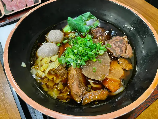 紅燒三寶牛肉麵