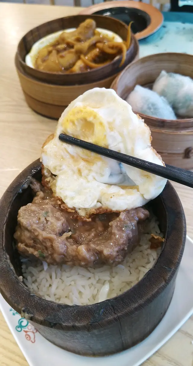 牛肉煎蛋飯