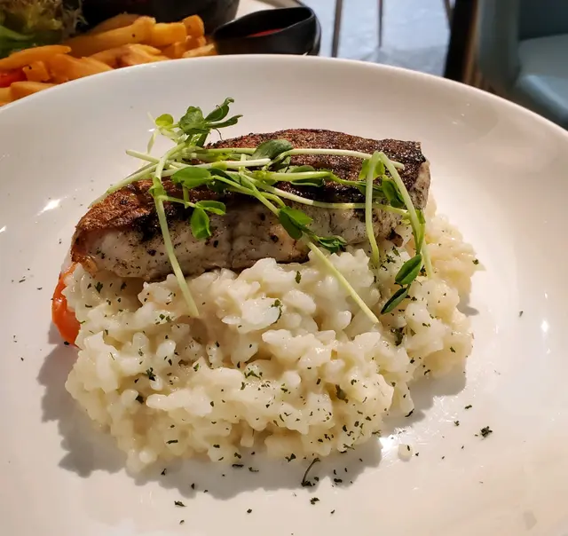 香煎盲曹配檸檬蟹肉意大利飯