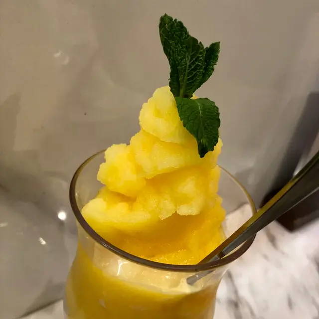 香橙百香果沙冰 (+$12) 🍊