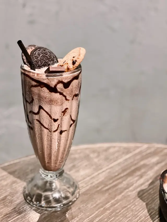 Chocolate Milkshake 