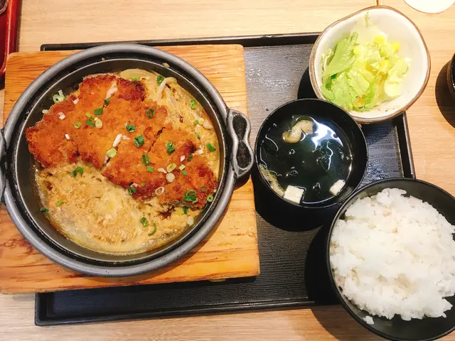 滑蛋雞扒鍋定食