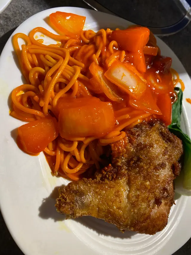 脆炸脾鮮茄燴意粉