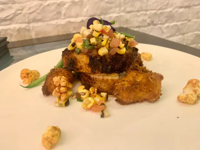 煎香辣劍魚腩配粟米沙沙