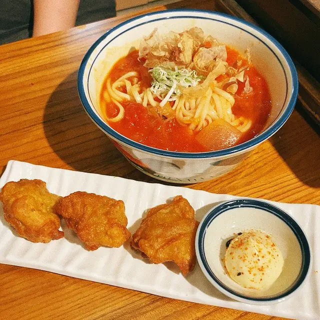 唐揚雞配蕃茄濃湯稻庭烏冬