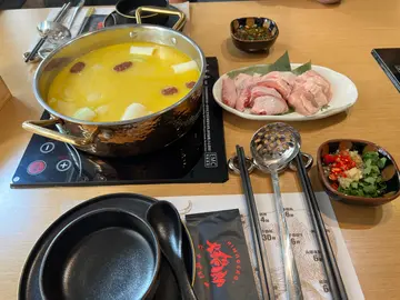 招牌花胶响螺鸡金锅