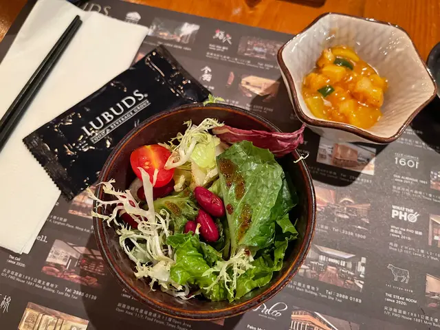 每人都跟上一份的前菜沙律