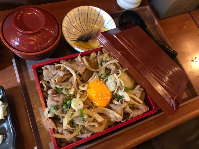 玉子和風牛肉丼