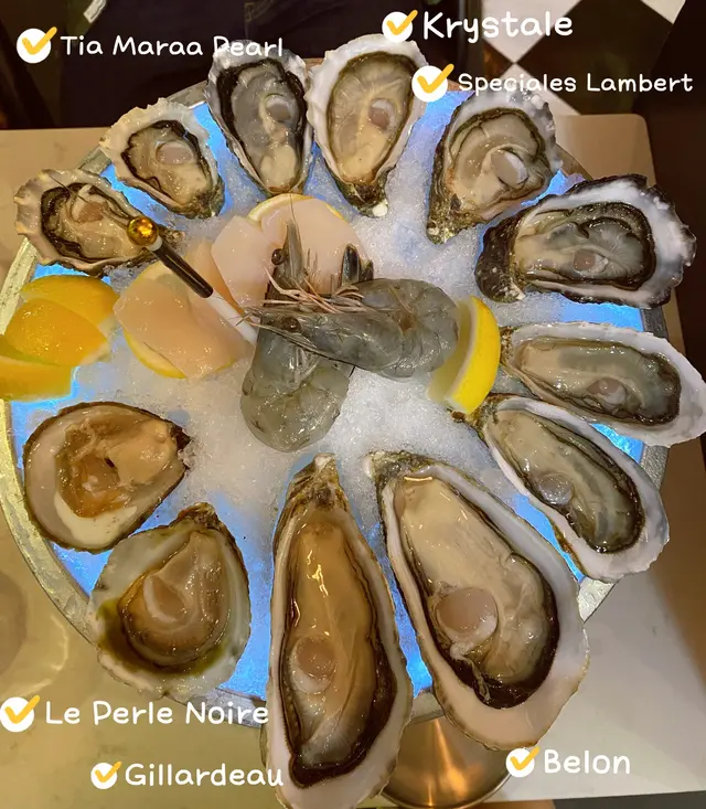 Oysters with seafood platter