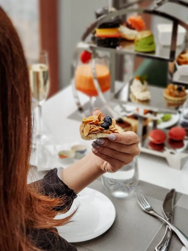 鴨肝醬·藍莓熱香餅