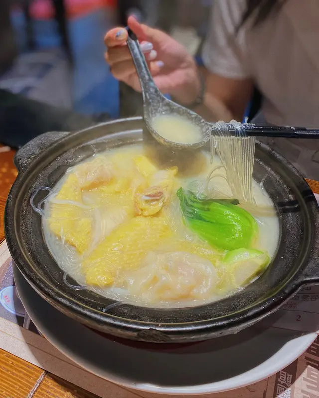 砂鍋龍皇雲吞雞粉絲