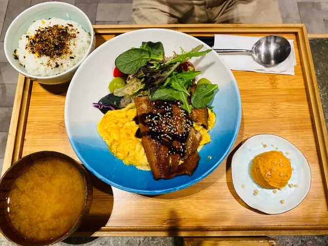 蒲燒鰻魚滑蛋定食