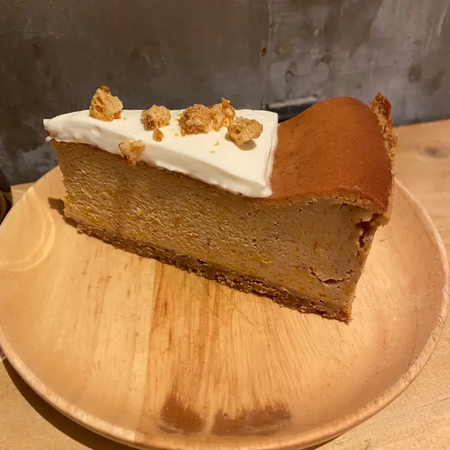 Pumpkin honeycomb cheesecake
