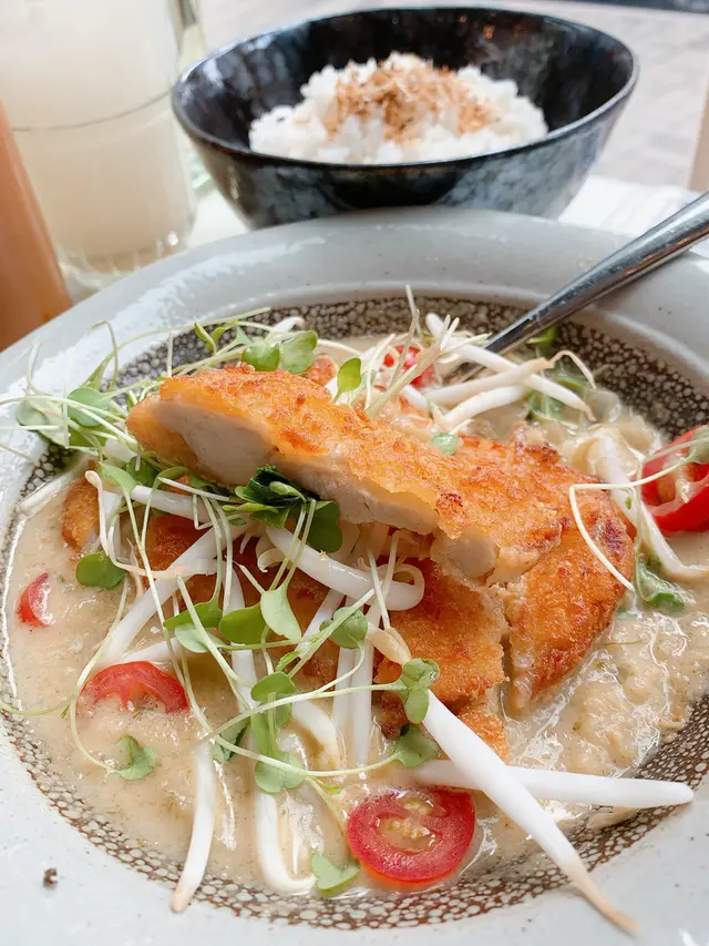 班蘭青咖喱吉列豬扒配珍珠米