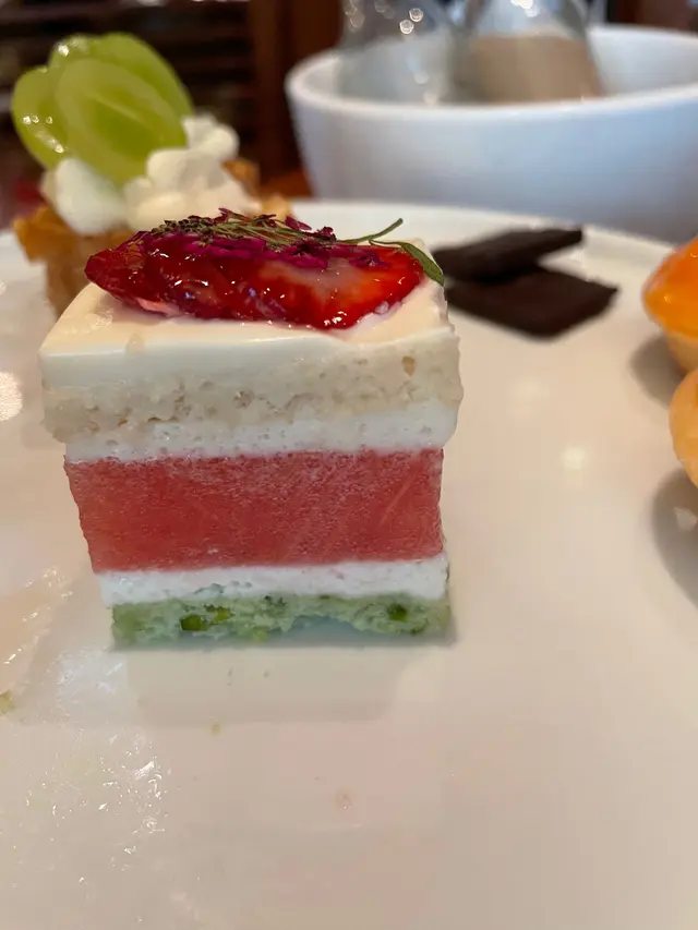 西瓜草莓蛋糕