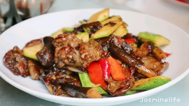 鴛鴦雞樅菌炒鴿甫