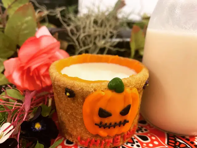 White Hse Cookie Cup