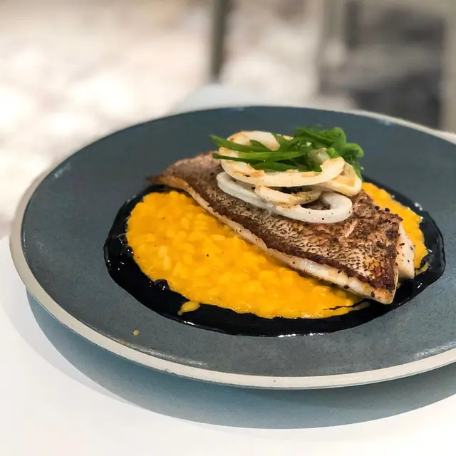 香煎紅鯛魚,南瓜意式燴飯,墨魚汁