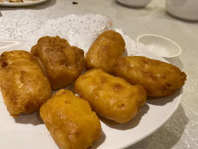 炸鮮奶香口，唯脆皮有點厚。